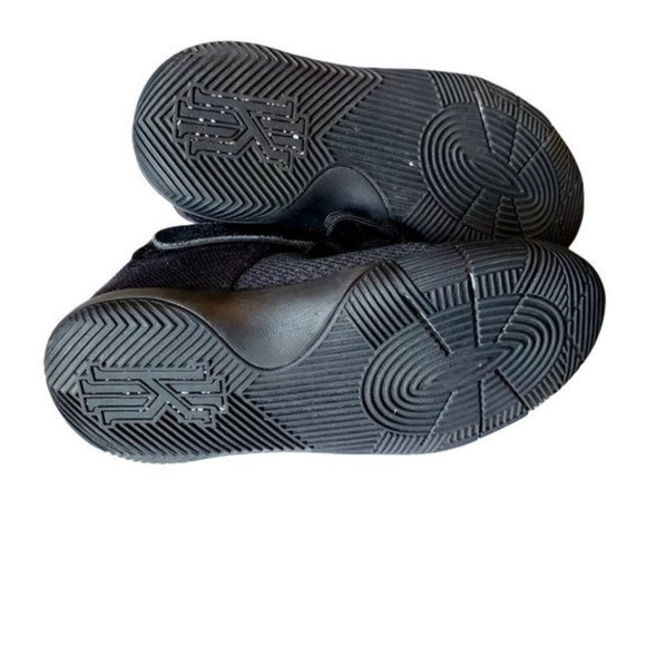 𝅺nike KYRIE 2 “TOUCH FACTOR” BASKETBALL BLACK SNEAKERS. SIZE 4.5 - Picture 7 of 12